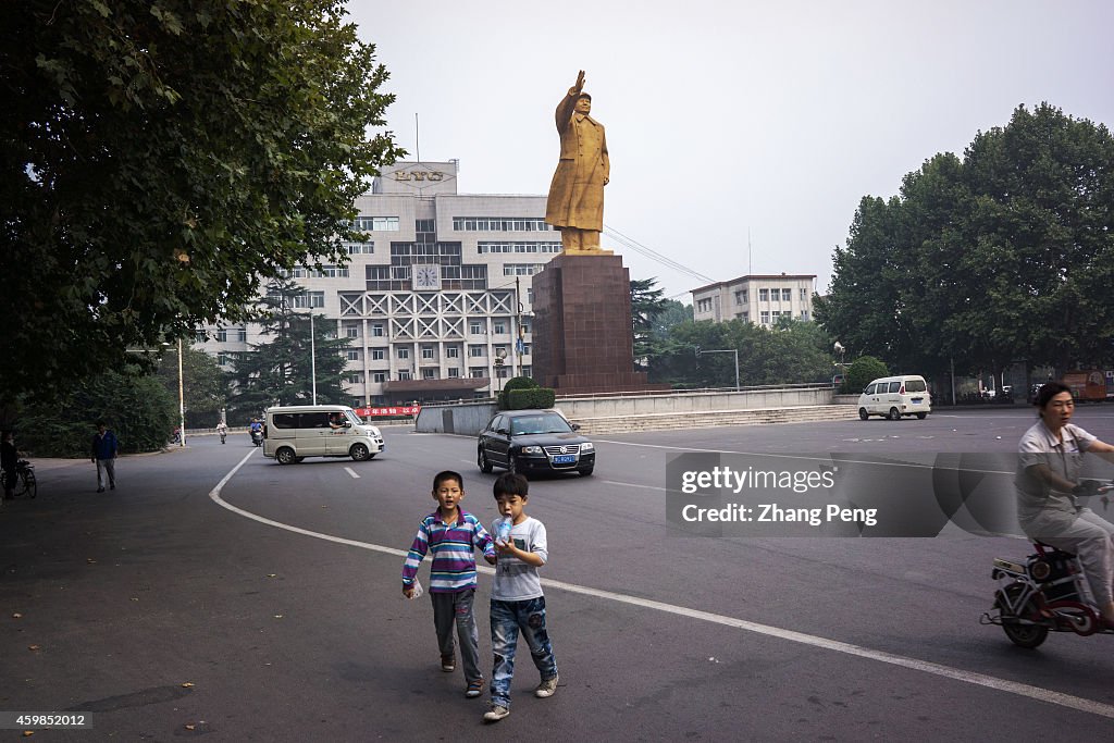 Statue of Mao Zedong in Luo Yang Bearing Co. (LYC).  LYC is...