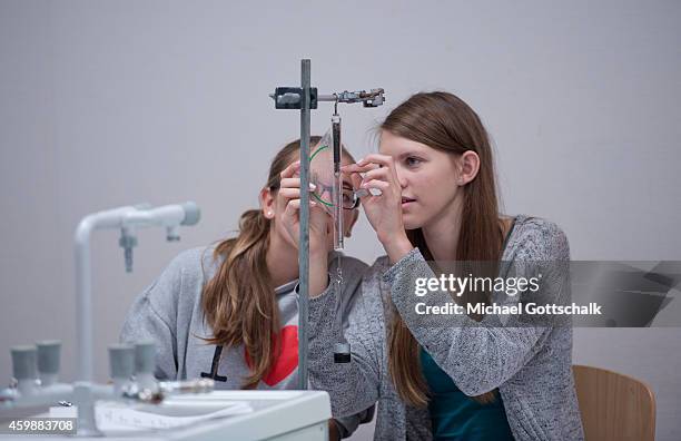 Students running an experiment during a physics class at the Georg-Christoph-Lichtenberg-Gesamtschule IGS Goettingen on September 19 in Goettingen,...