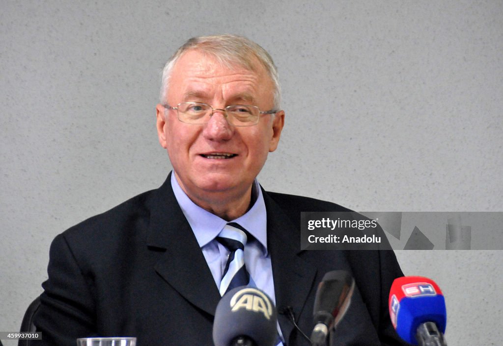 Serbian war crimes suspect Vojislav Seselj