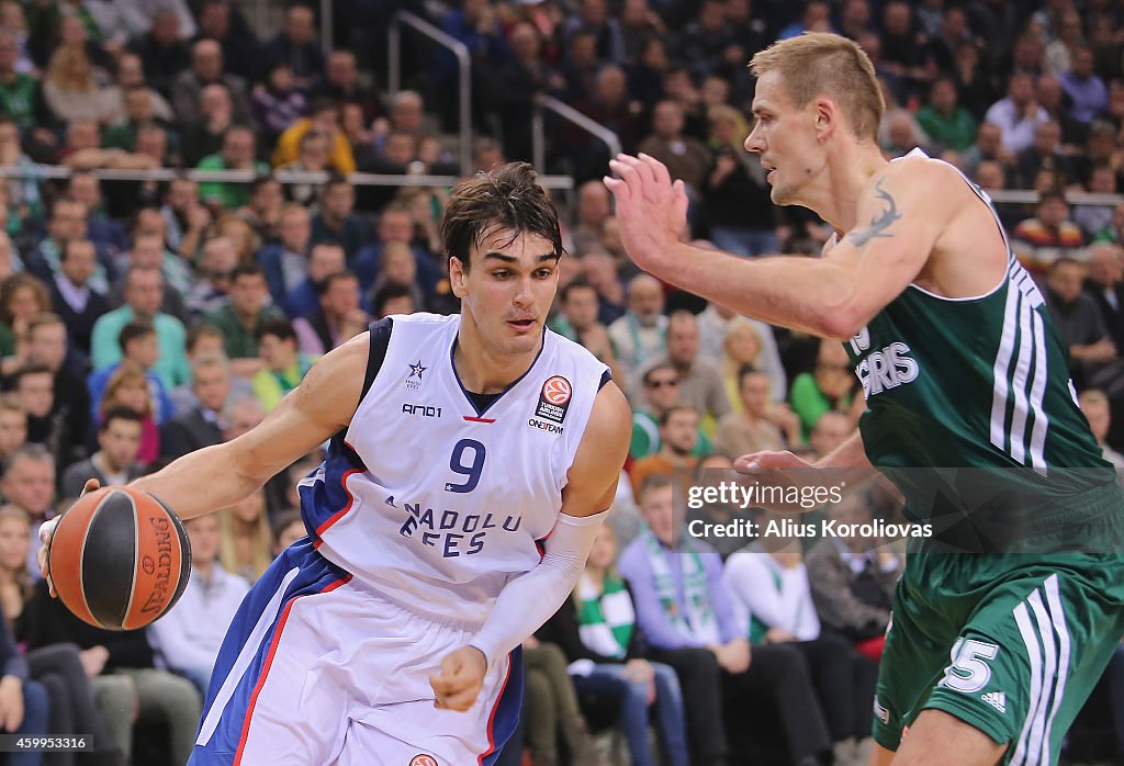 Zalgiris Kaunas v Anadolu Efes Istanbul  - Turkish Airlines Euroleague