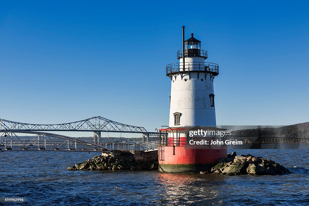 Sleepy Hollow Lighthouse (aka Tarrytown Lighthouse and...