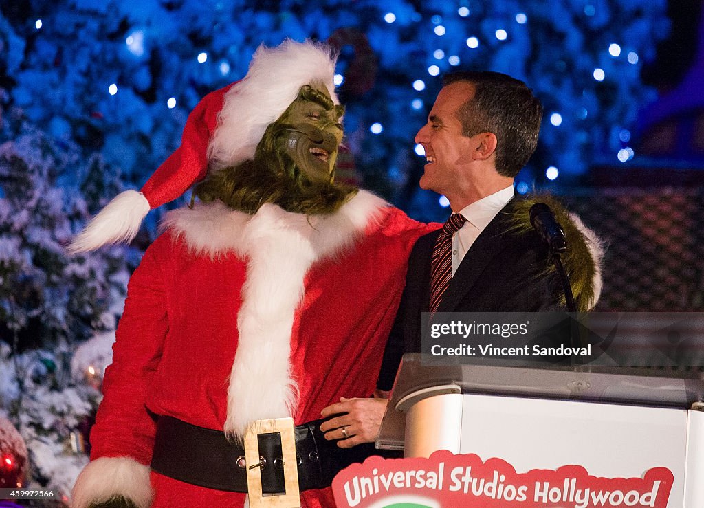 Universal Studios Hollywood Celebrates "Grinchmas" Wholidays! And Tree Lighting