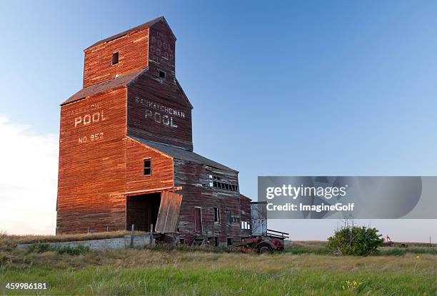 old grain elevator - grain elevator stock pictures, royalty-free photos & images
