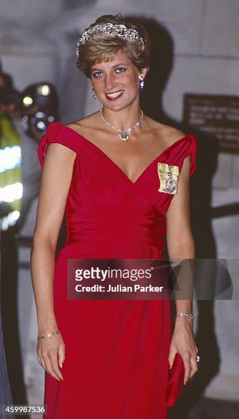 Princess Diana 1990 London Photos and Premium High Res Pictures - Getty ...