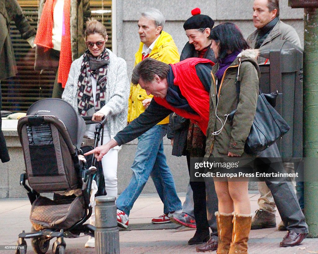 Amaia Salamanca and Family Sighting In Madrid - November 22, 2014