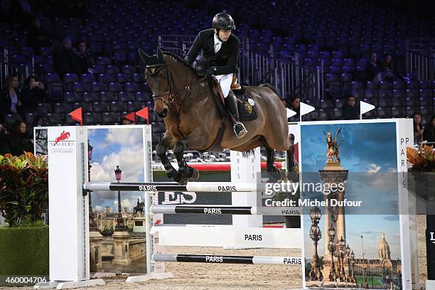 Guillaume Canet rides at the Gucci Paris master Day 2 on December 5, 2014 in Villepinte, France.
