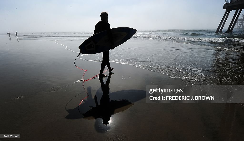 US-NEW YEARS-TRADITION-PACIFIC-PLUNGE