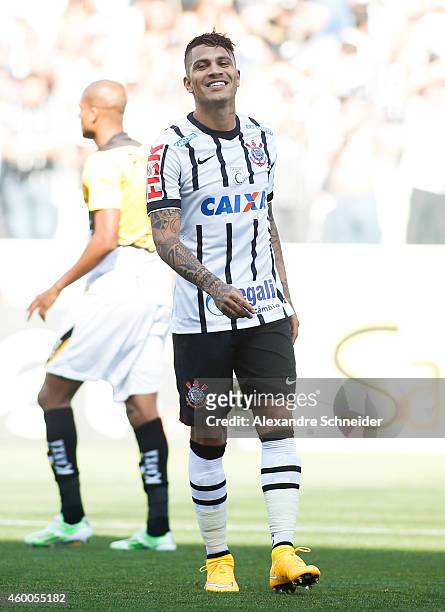 Guerrero of Corinthians in action during the match between Corinthians and Criciuma for the Brazilian Series A 2014 at Arena Corinthians stadium on...