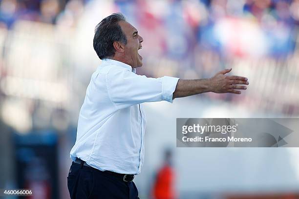Martin Lasarte head coach of Universidad de Chile shouts instructions to his players during a match between Universidad de Chile and La Calera as...