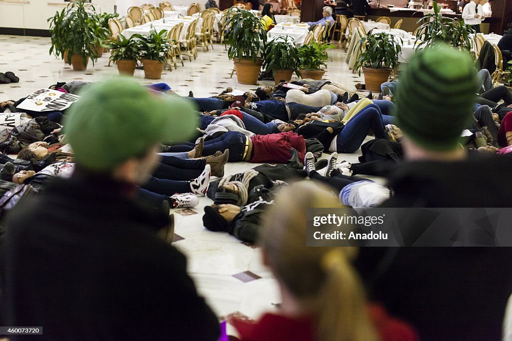 Protestors enact 'Die In' at Union Station in Washington