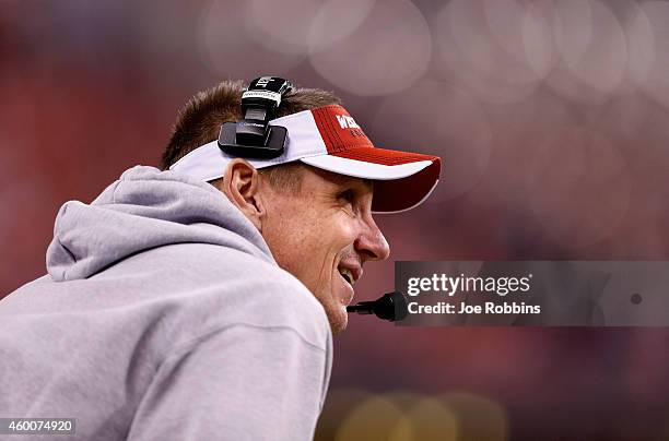 Head coach Gary Andersen of the Wisconsin Badgers watches his team play against the Ohio State Buckeyes during the second quarter of the Big Ten...