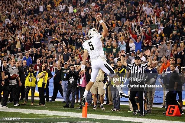 Blake Bortles of the UCF Knights scores a fourth quarter touchdown against the Baylor Bears during the Tostitos Fiesta Bowl at University of Phoenix...