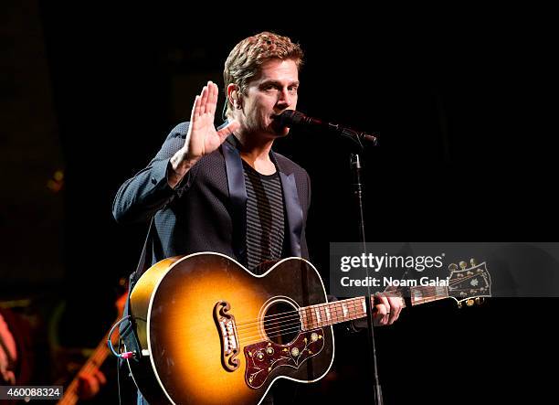 Rob Thomas performs during the 4th Annual "Home For The Holidays" Benefit Concert at Beacon Theatre on December 6, 2014 in New York City.