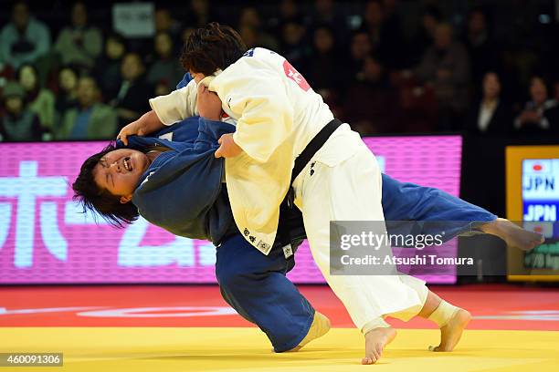Sarah Asahina of Japan and Nami Inamori of Japan compete in Women's +78kg final during Judo Grand Slam Tokyo 2014 at Tokyo Metropolitan Gymnasium on...