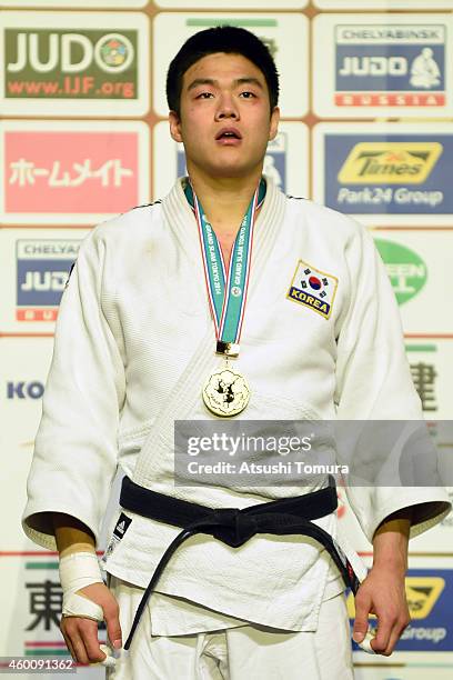 Dong Han Gwak of Korea poses with his gold medal in the victory ceremony for Men's -90kg during Judo Grand Slam Tokyo 2014 at Tokyo Metropolitan...