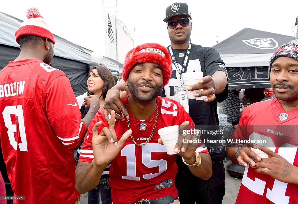 San Francisco 49ers v Oakland Raiders