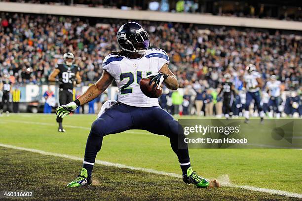 Marshawn Lynch of the Seattle Seahawks scores a touchdown against the Philadelphia Eagles during the third quarter of the game at Lincoln Financial...