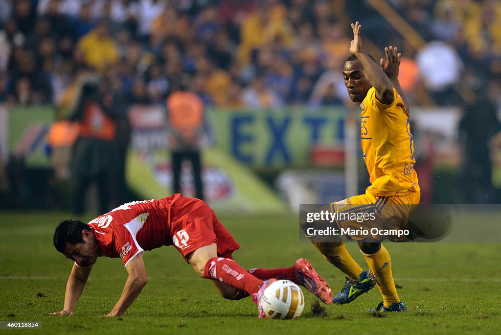 Tigres UANL v Toluca - Playoffs Apertura 2014 Liga MX