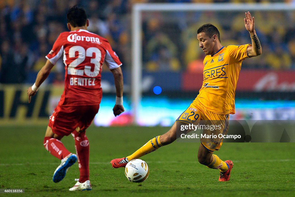 Tigres UANL v Toluca - Playoffs Apertura 2014 Liga MX