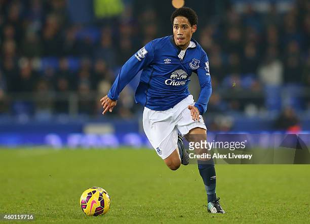 Steven Pienaar of Everton during the Barclays Premier League match between Everton and Hull City at Goodison Park on December 3, 2014 in Liverpool,...