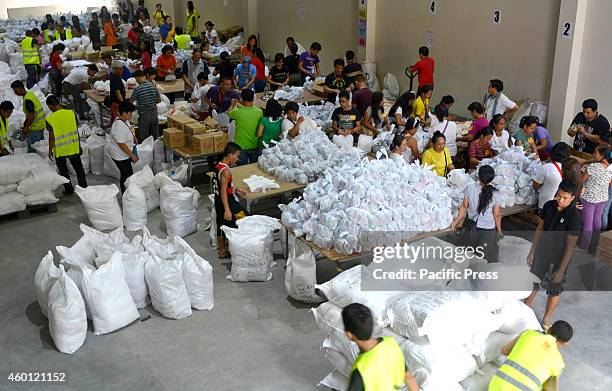Repacking Ikonica 51 Repacking Stock Photos, High-Res Pictures, and Images - Getty Images