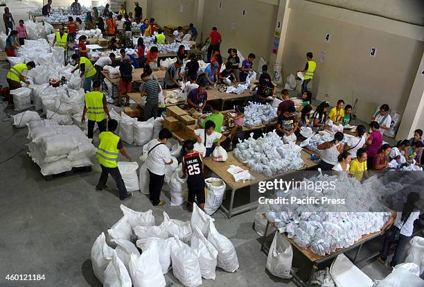 33 Repacking Stock Photos, High-Res Pictures, and Images - Getty Images