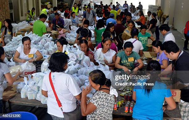Repacking Ikonica 51 Repacking Stock Photos, High-Res Pictures, and Images - Getty Images