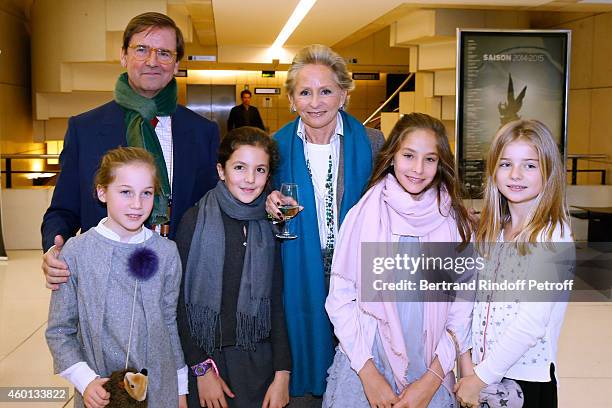 Alain Boucheron, his wife and their grandchildren attend the Matinee "Reve d'enfants" with Ballet "Casse Noisette". Organized by AROP at Opera...