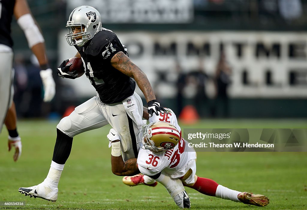 San Francisco 49ers v Oakland Raiders