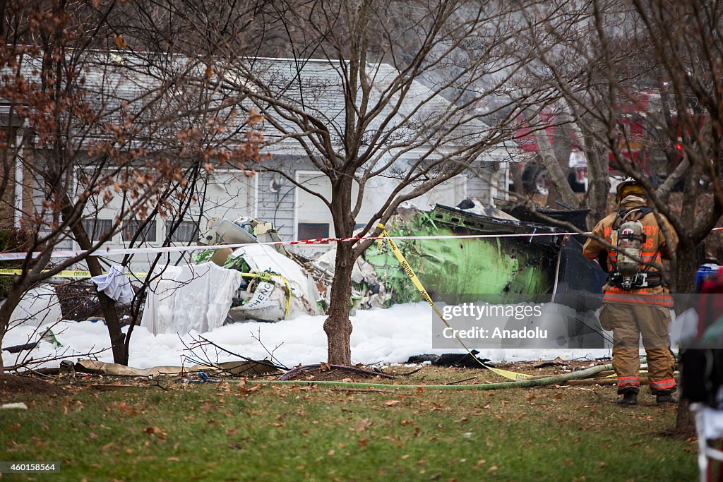 Small plane crashes into homes in Gaithersburg, USA