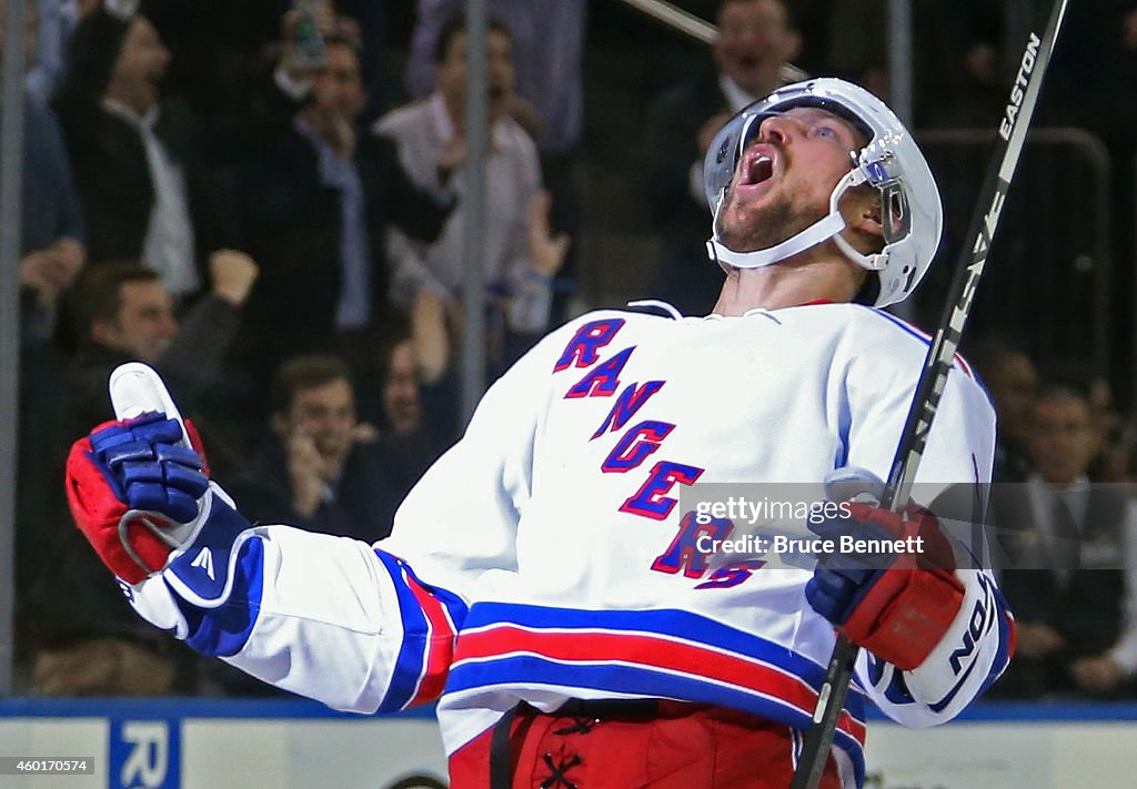 Pittsburgh Penguins v New York Rangers