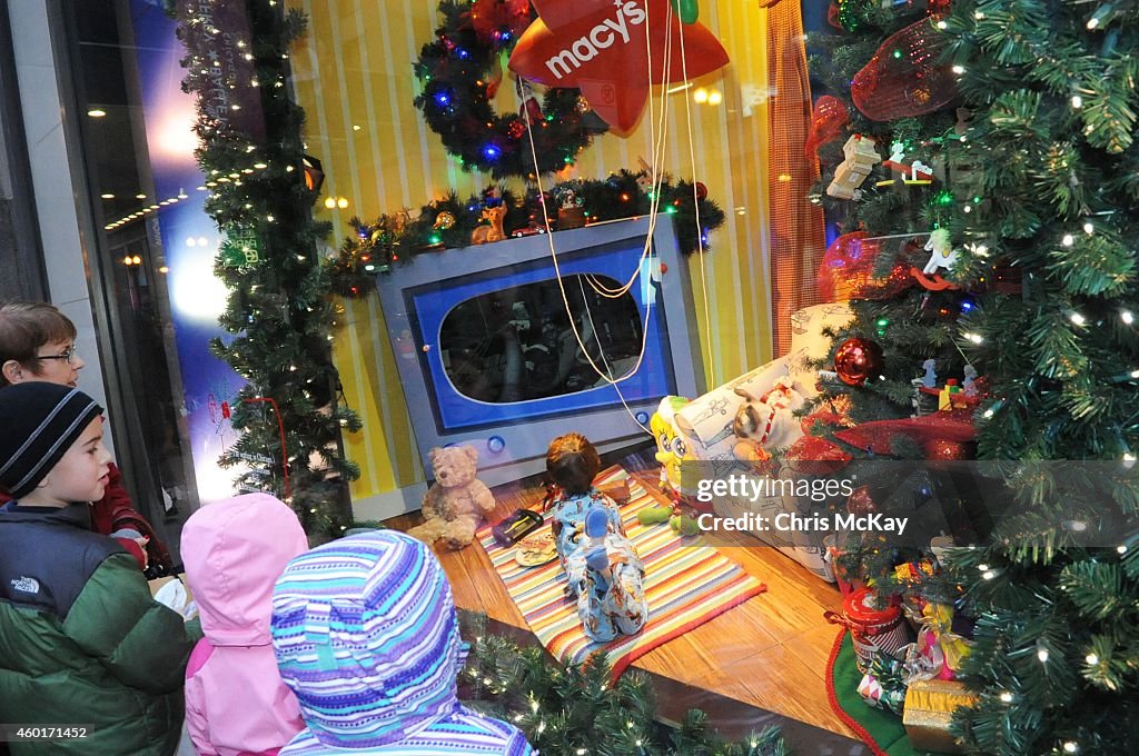 2014 Holiday Shopping Windows - Chicago, Illinois