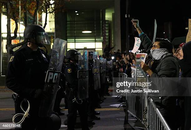 Berkeley Riot Berkeley Riots Photos and Premium High Res Pictures - Getty Images