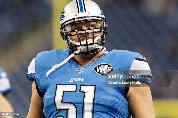 Dominic Raiola of the Detroit Lions runs on the field prior to the start of the game against the Tampa Bay Buccaneers at Ford Field on December 7,...