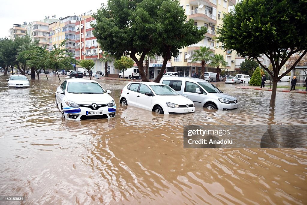 Heavy rain hits Turkey's Antalya