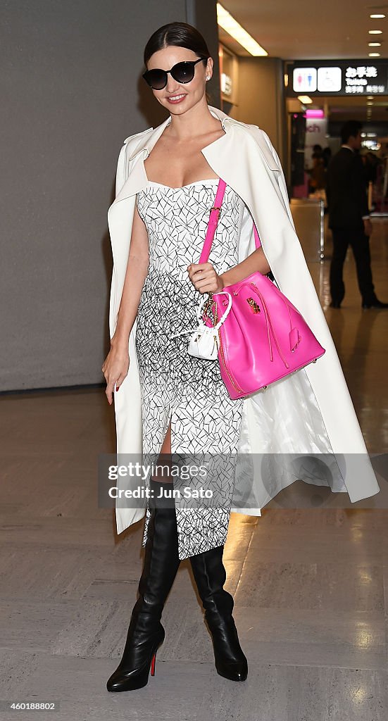 Miranda Kerr Arrives In Tokyo