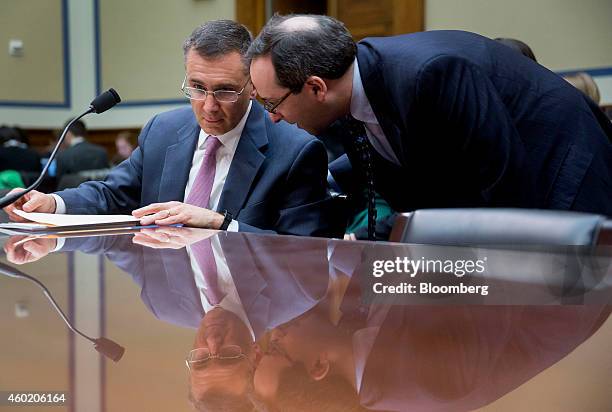 18 Jonathan Gruber (Economist) Stock Photos, HighRes Pictures, and