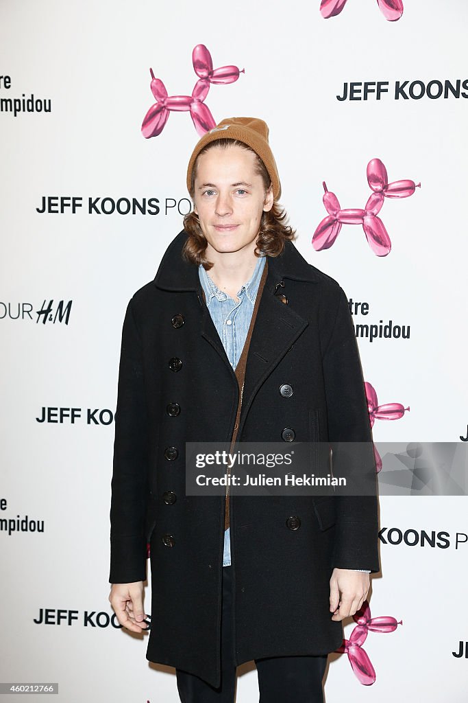 'Fashion Loves Art'- Cocktail Event Hosted By H&M  : Photocall