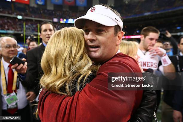 Head coach Bob Stoops of the Oklahoma Sooners celebrates after defeating the Crimson Tide 45-31 during the Allstate Sugar Bowl at the Mercedes-Benz...