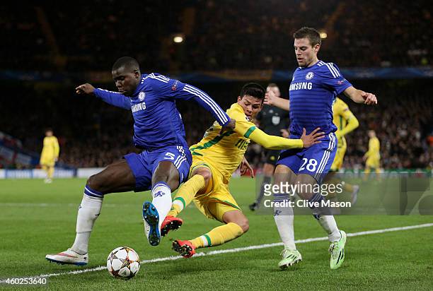 Jonathan Silva of Sporting Lisbon is closed down by Kurt Zouma of Chelsea and Cesar Azpilicueta of Chelsea during the UEFA Champions League group G...