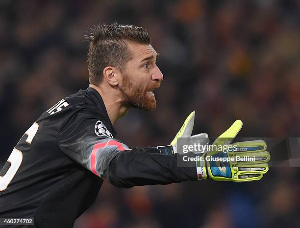 Morgan De Sanctis of AS Roma in action during the UEFA Champions League Group E match between AS Roma and Manchester City FC at Stadio Olimpico on...