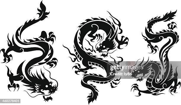 ilustraciones, imágenes clip art, dibujos animados e iconos de stock de conjunto de tres dragons - dragón