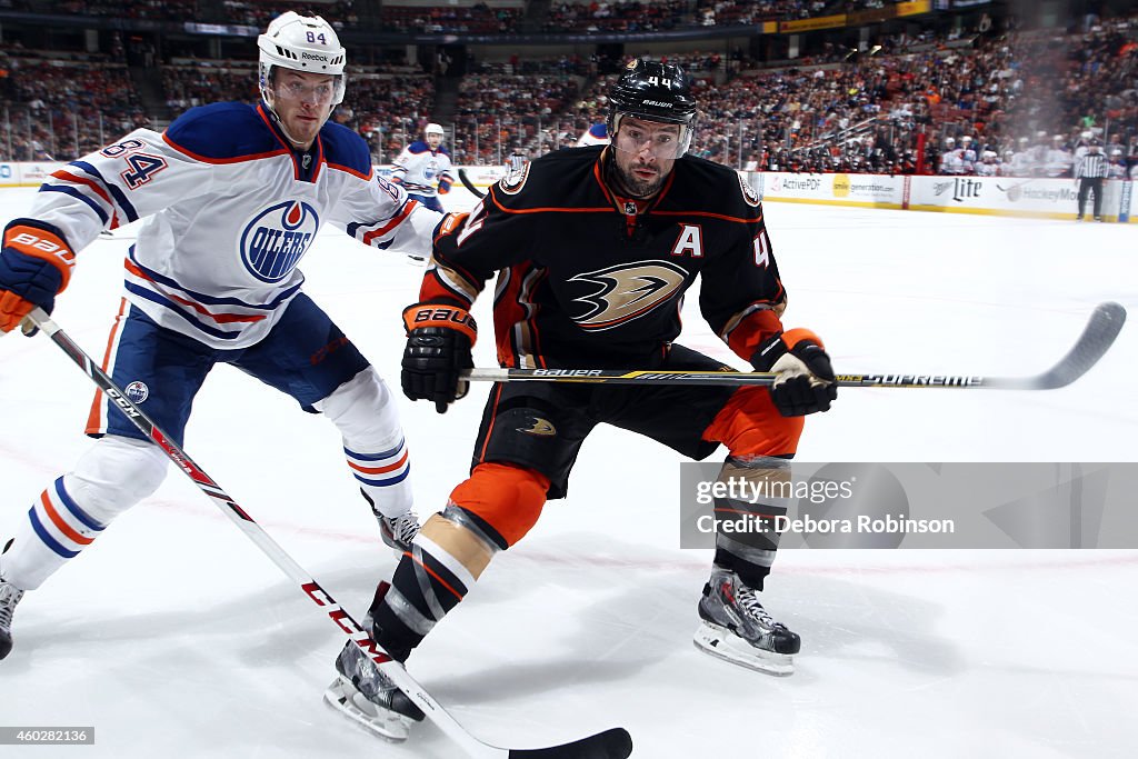 Edmonton Oilers v Anaheim Ducks