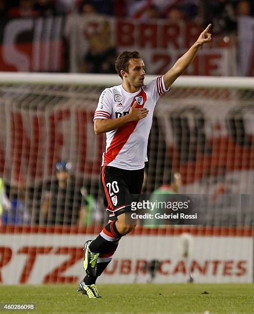 German Pezzella of River Plate celebrates after scoring the second goal of his team during a second leg final match between River Plate and Atletico...