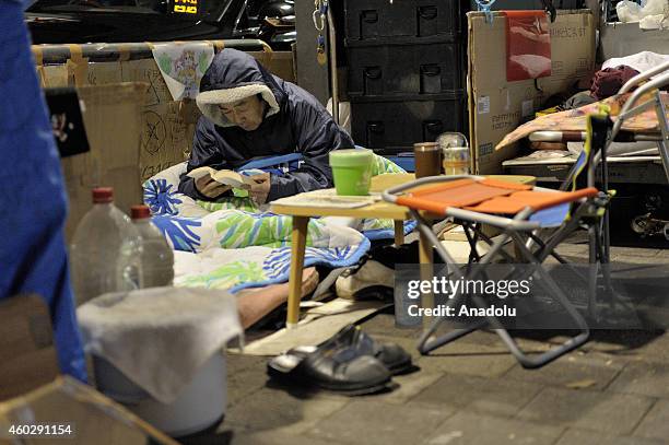 Netcafe Homeless Japan Japanese Homeless Camp Photos and Premium High Res Pictures - Getty Images