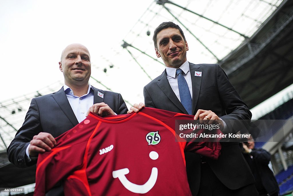 Tayfun Korkut Becomes New Hannover 96 Head Coach