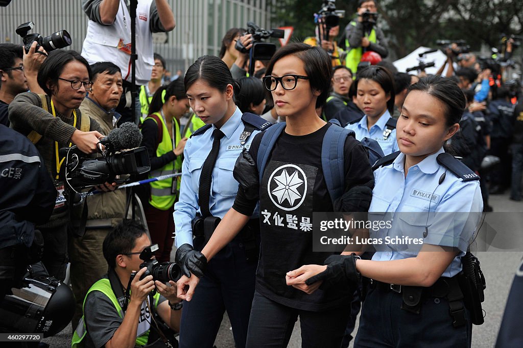 Authorities Move In To Clear Away Remaining Hong Kong Protest Sites