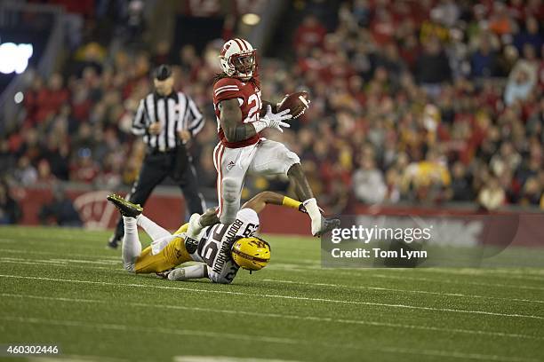 Wisconsin Melvin Gordon in action, rushing vs Minnesota Briean Boddy-Calhoun at Camp Randall Stadium. Madison, WI CREDIT: Tom Lynn