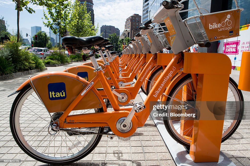 The logo for Itau Unibanco Holding SA is displayed on bicycles