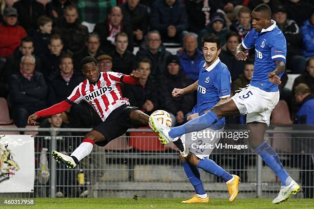 , Florian Jozefzoon of PSV, Stanislav Manolev of Dinamo Moscow, Douglas of Dinamo Moscow during the UEFA Europa League group match between PSV...